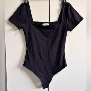 Aritzia Babaton Original Contour
Squareneck Bodysuit